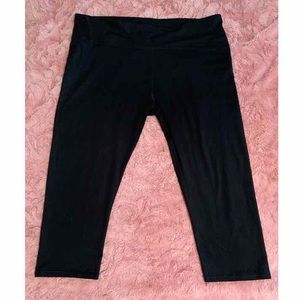 Fabletics Capri Athletic Leggings